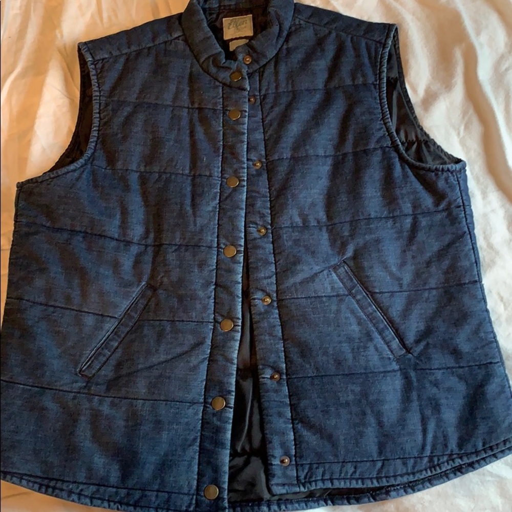 Dark blue vest